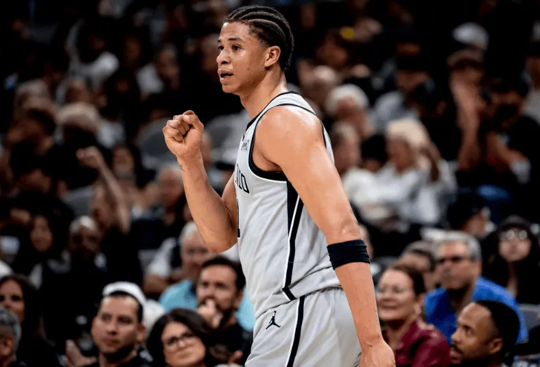 皇冠体育-生涯之夜！卡布今日三分6中5砍下17分，创生涯单场得分新高