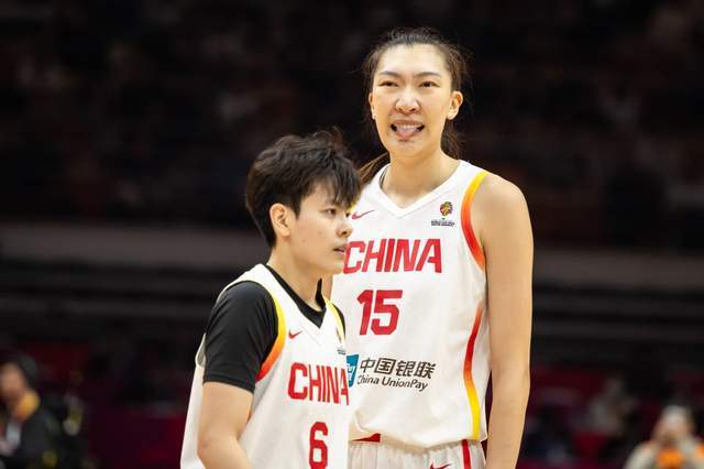 皇冠体育-叫板宫鲁鸣？前女篮队长真敢说，不满长期封闭集训，调侃没有生活